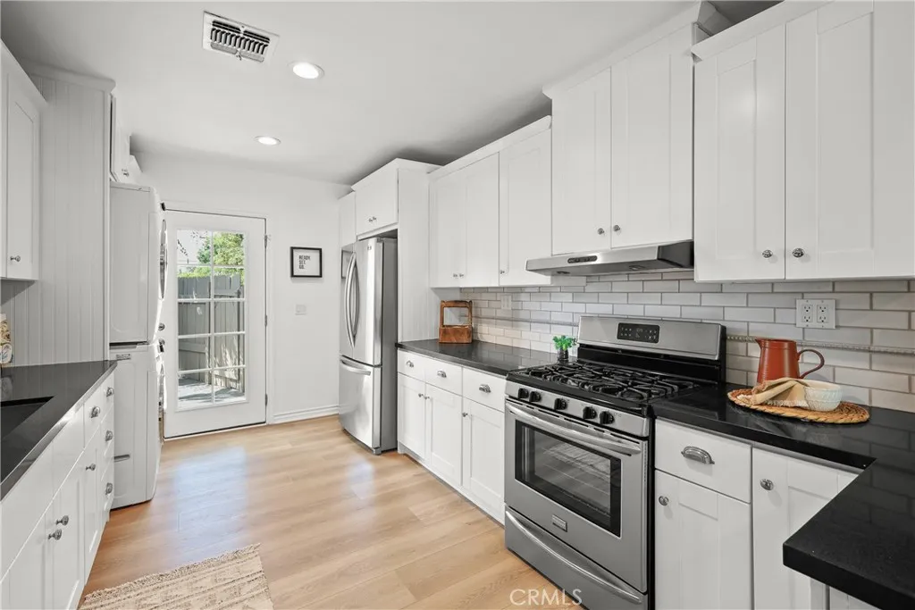 2482 New York Drive, Altadena, California 91001 home-pic-6