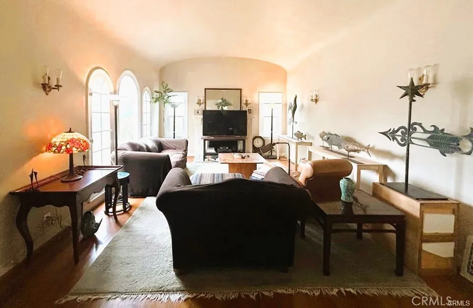 900 S Los Robles Avenue, Pasadena, California 91106 home-pic-2