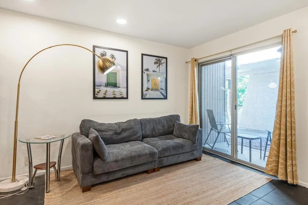 420 N Villa Court 101, Palm Springs, California 92262 home-pic-1