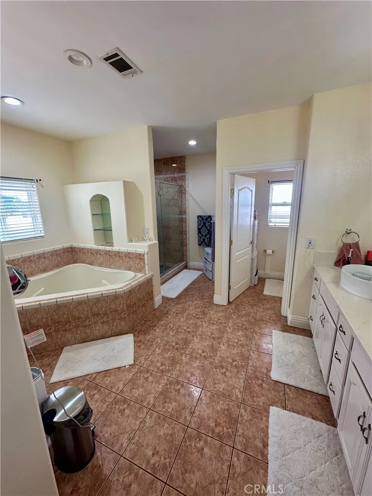 42500 20th Street West, Lancaster, California 93534 home-pic-13