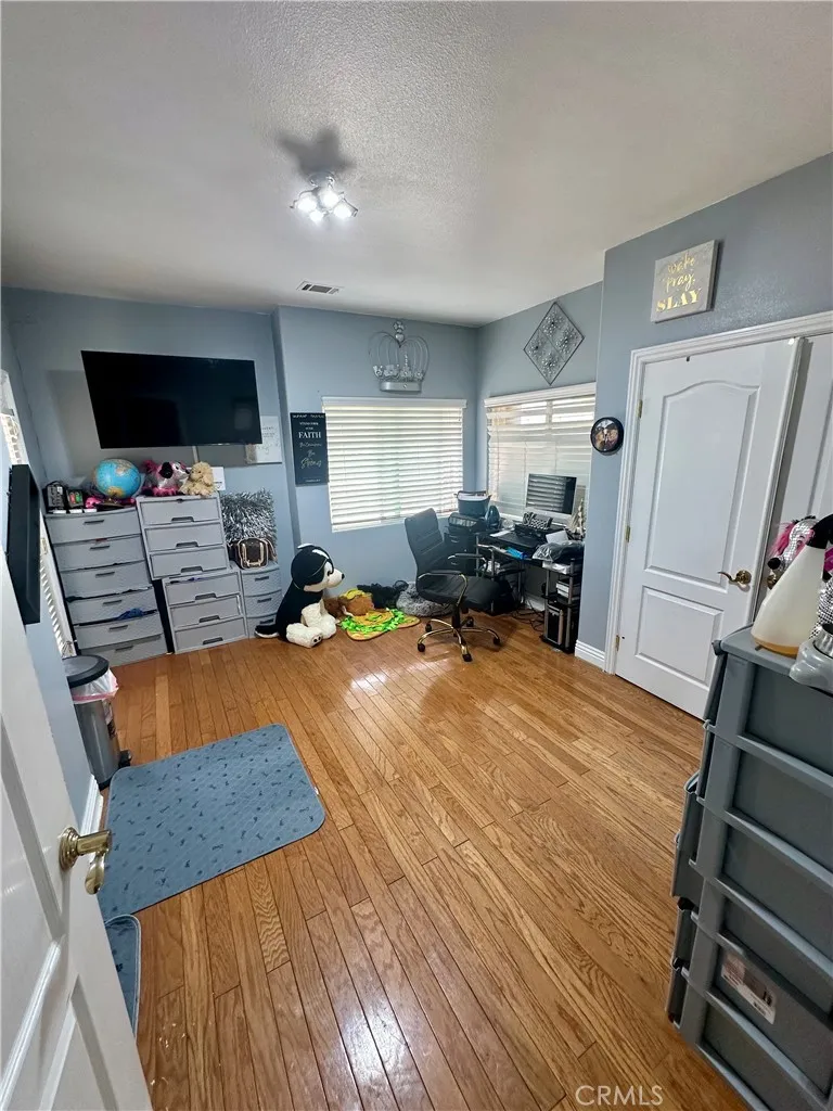 42500 20th Street West, Lancaster, California 93534 home-pic-15