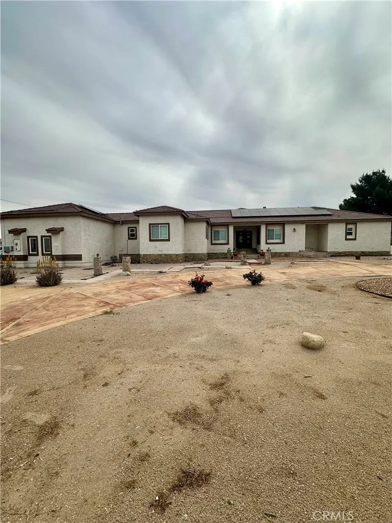 42500 20th Street West, Lancaster, California 93534 home-pic-1