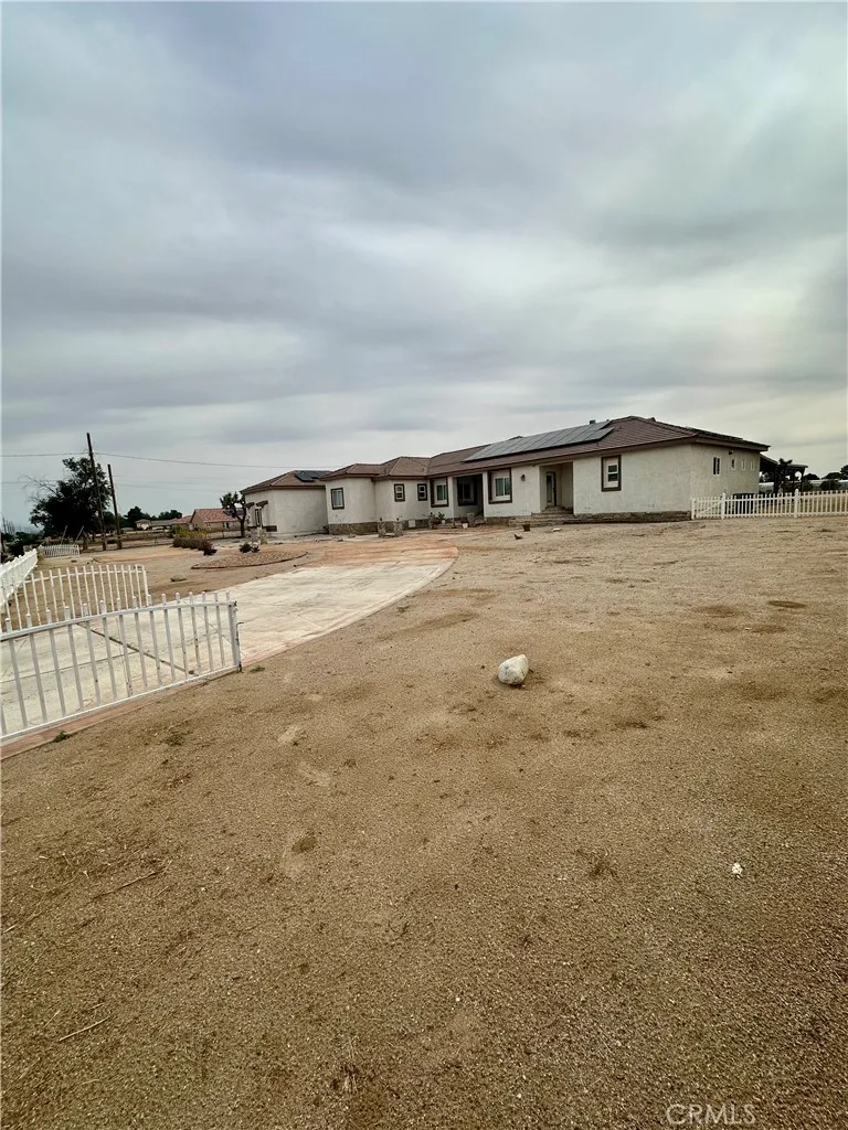 42500 20th Street West, Lancaster, California 93534 home-pic-2