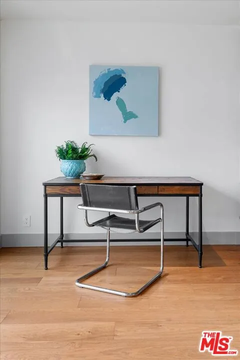 1735 N Fuller Avenue 402, Los Angeles, California 90046 home-pic-3