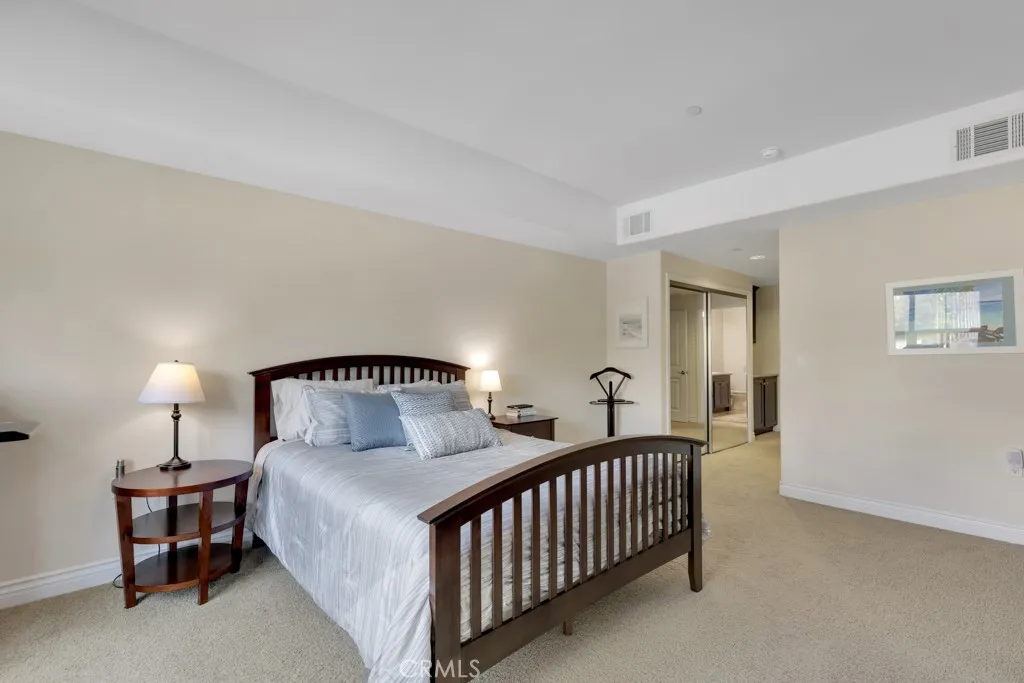 13200 Moorpark Street 201, Sherman Oaks, California 91423 home-pic-15