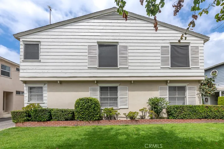 5319 Whitsett Avenue, Valley Village, California 91607