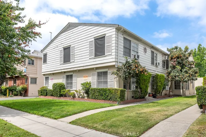 5319 Whitsett Avenue, Valley Village, California 91607