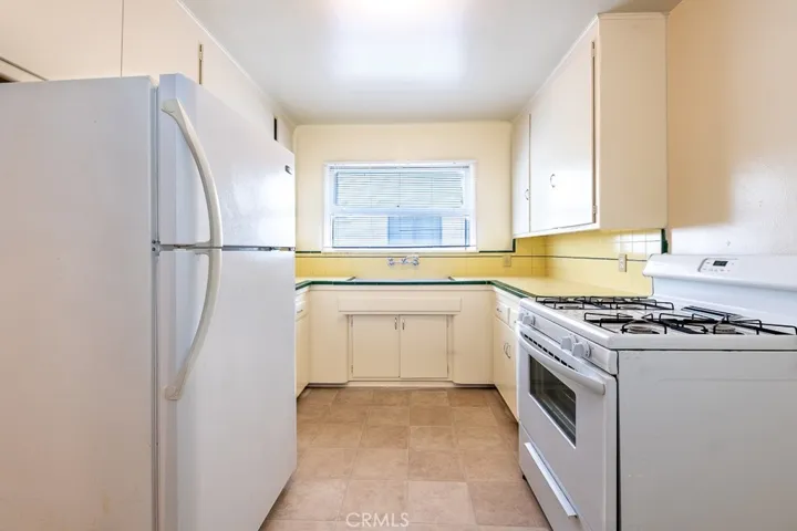 Unit 2 (Kitchen)