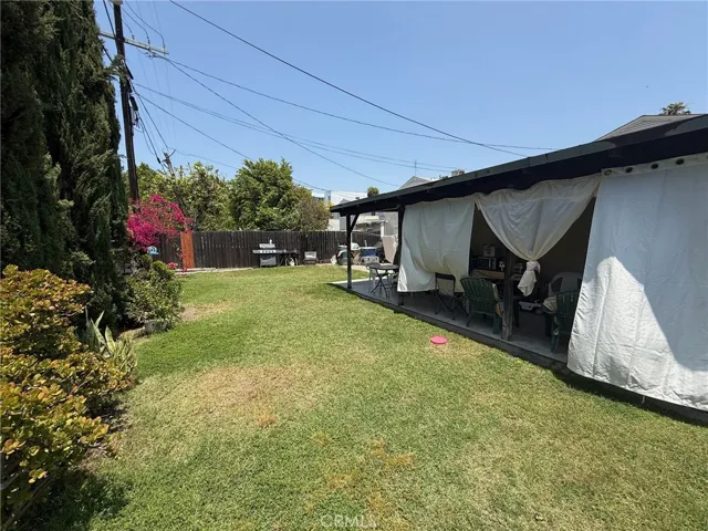 Private Yard and Laundry Area