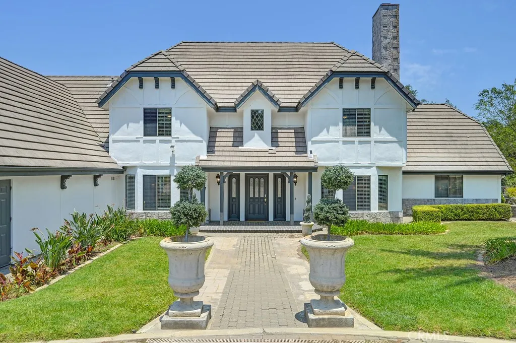 25570 Fuerte Road, Temecula, California 92590 home-pic-0