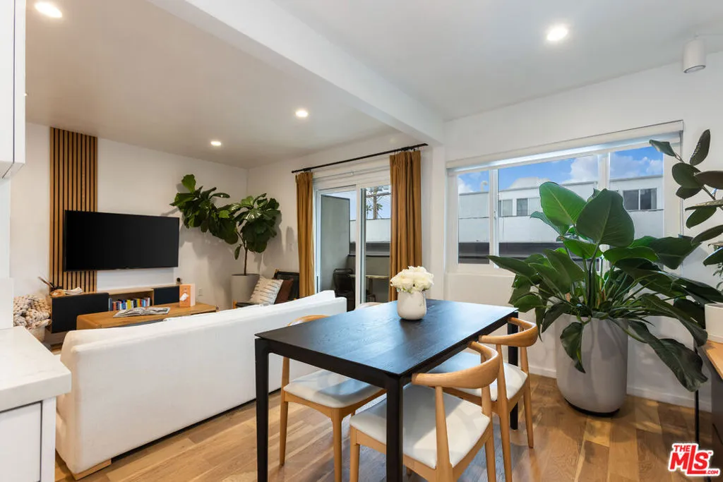 536 N Orlando Avenue 7, West Hollywood, California 90048 home-pic-5