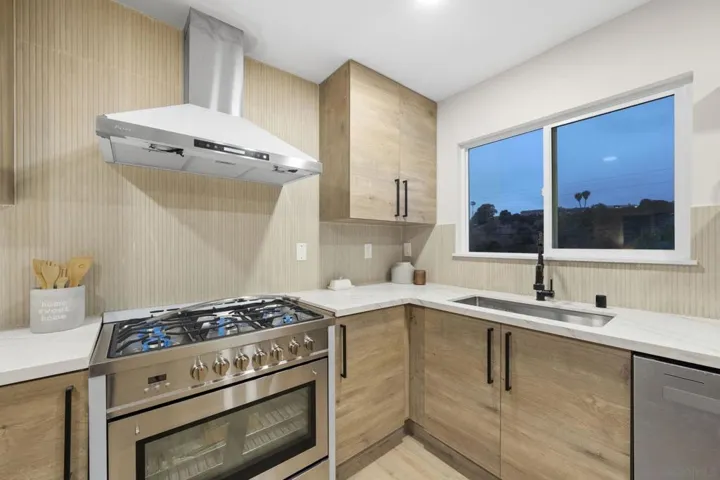 3114 Chollas Rd, San Diego, California 92105