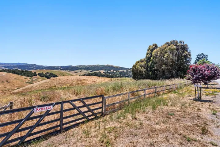 363 Orchard Hill Road, San Juan Bautista, California 95045
