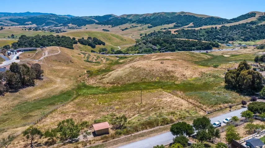 363 Orchard Hill Road, San Juan Bautista, California 95045