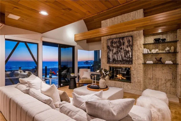 708 The Strand, Manhattan Beach, California 90266