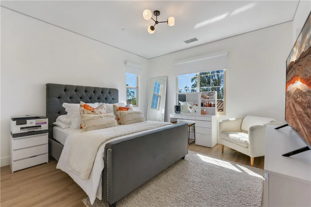 89 Kestrel, Irvine, California 92618 home-pic-6