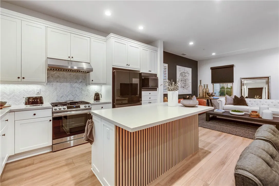 89 Kestrel, Irvine, California 92618 home-pic-14