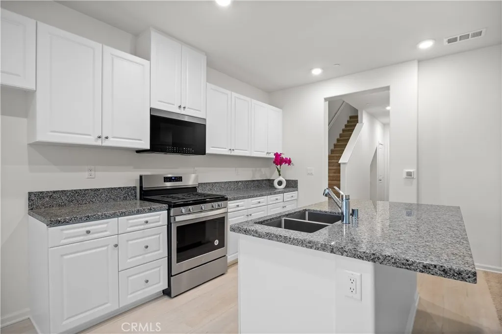 25169 Mariposa Court, Moreno Valley, California 92551 home-pic-5