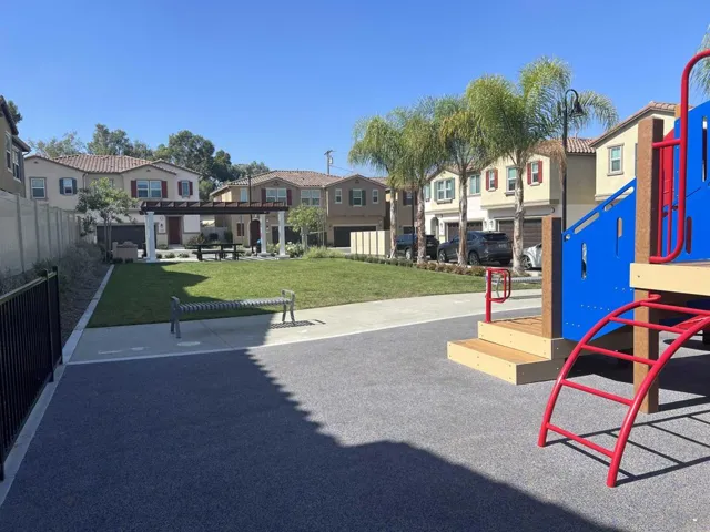 530 Longmeadow Street, Vista, California 92081