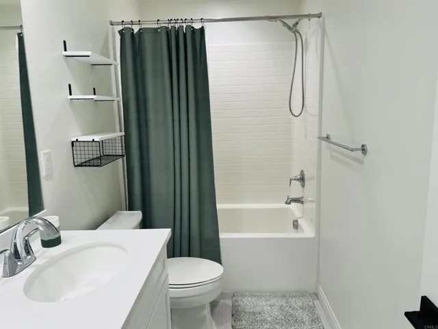 530 Longmeadow Street, Vista, California 92081