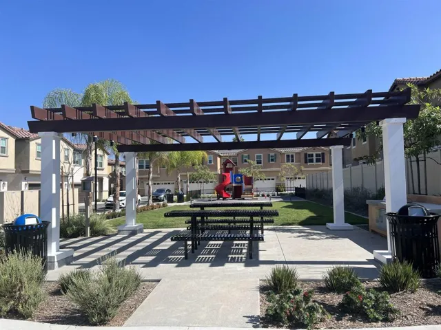 530 Longmeadow Street, Vista, California 92081