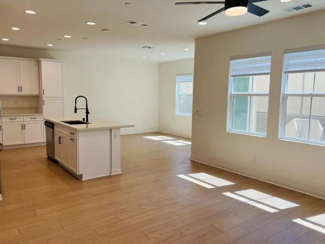 530 Longmeadow Street, Vista, California 92081