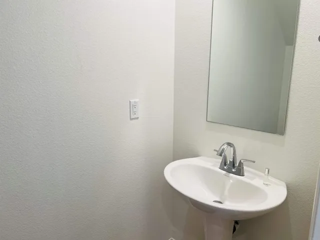 530 Longmeadow Street, Vista, California 92081