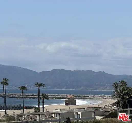 Nearby Beaches and Playa Del R