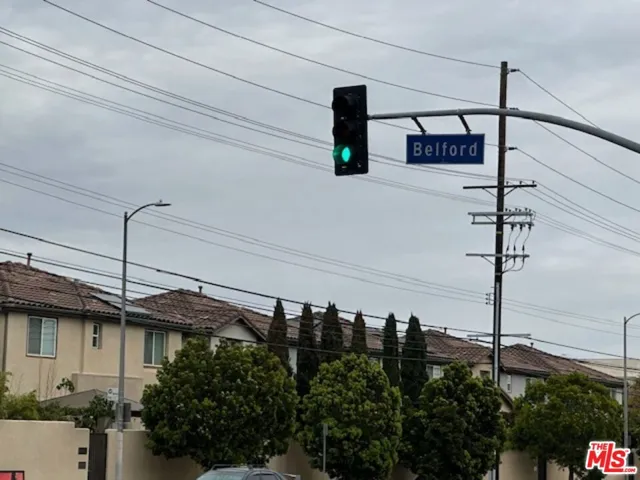 Neighborhood street sign