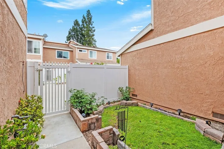 25165 Charlinda Drive 2, Mission Viejo, California 92691