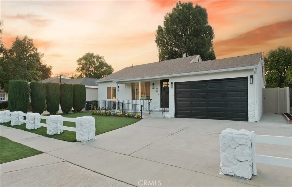 17007 Bassett Street, Lake Balboa, California 91406 home-pic-43