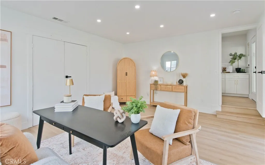 17007 Bassett Street, Lake Balboa, California 91406 home-pic-27