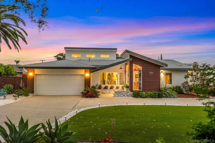 935 Hacienda Dr, El Cajon, California 92020