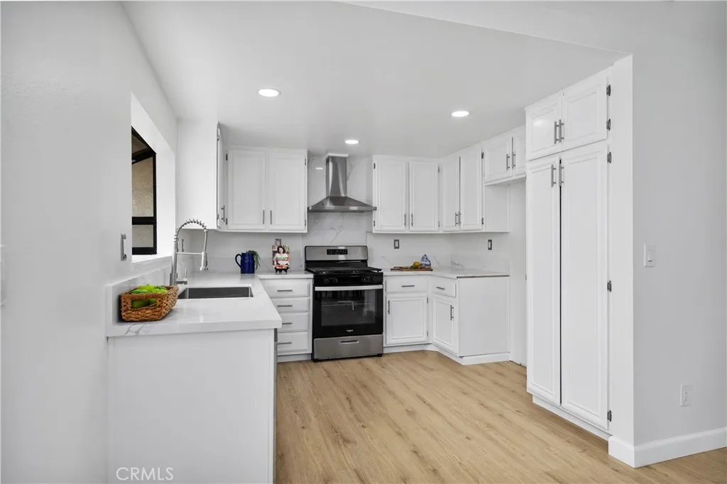 1348 Sandia Street, Corona, California 92882 home-pic-3