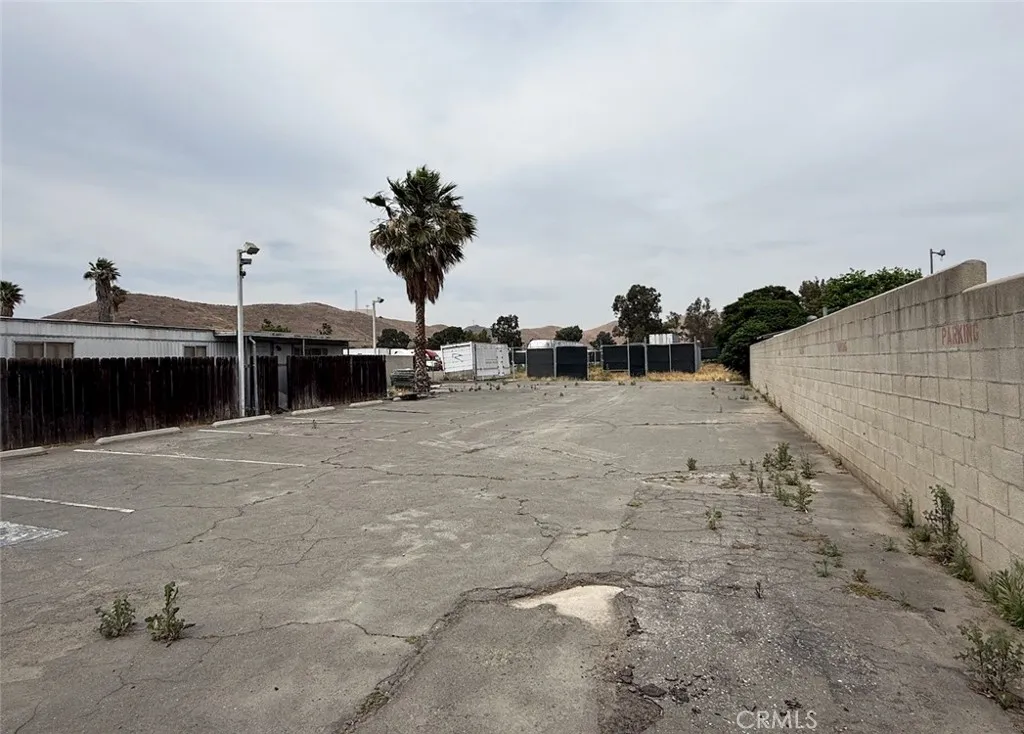 10051 Mission Boulevard, Jurupa Valley, California 92509 home-pic-10