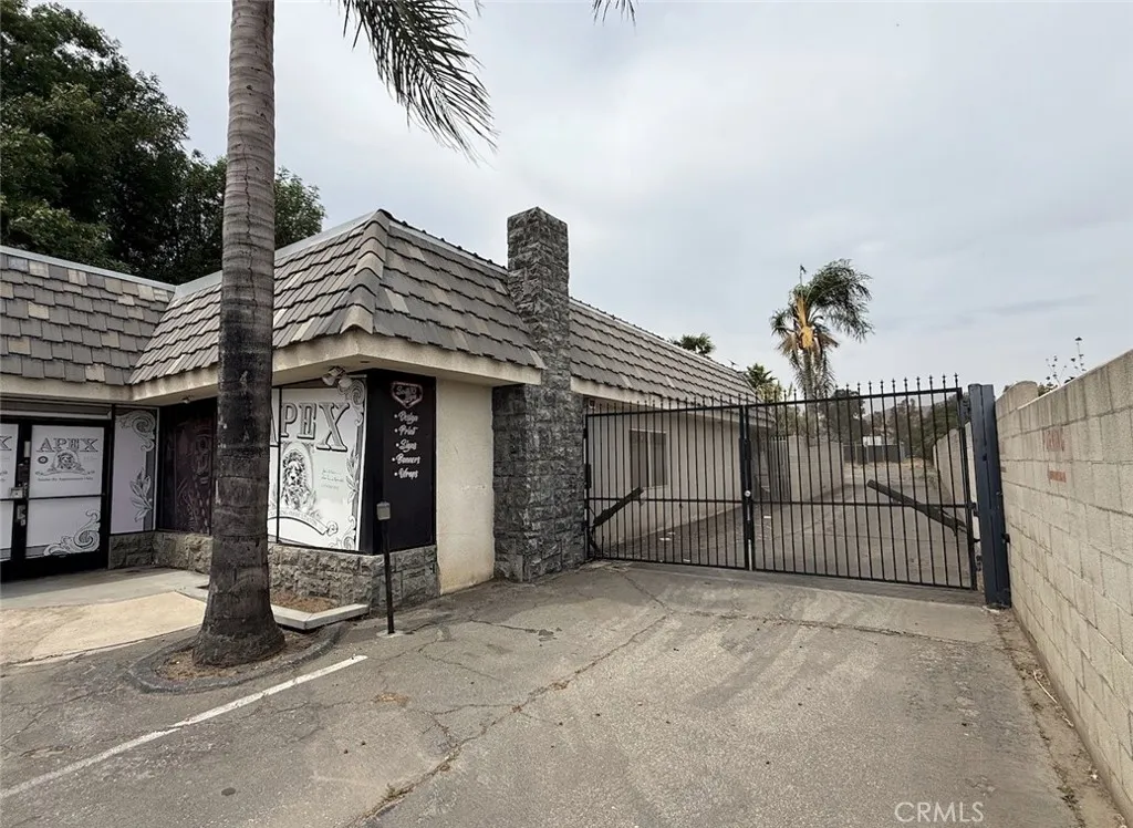 10051 Mission Boulevard, Jurupa Valley, California 92509 home-pic-1