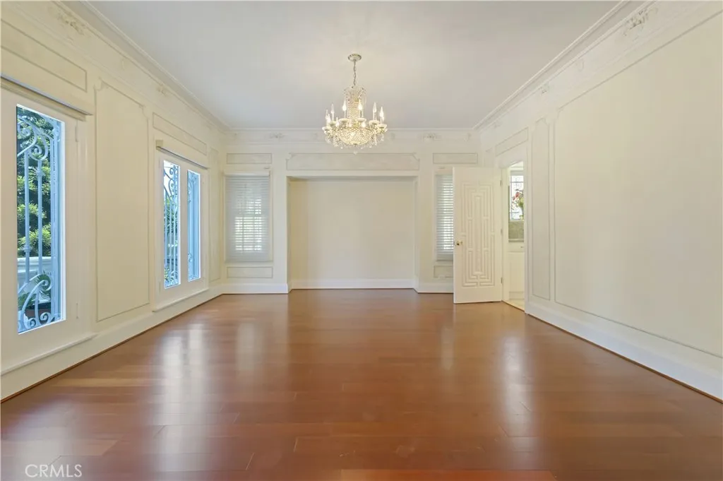 434 S Irving Boulevard, Los Angeles, California 90020 home-pic-17