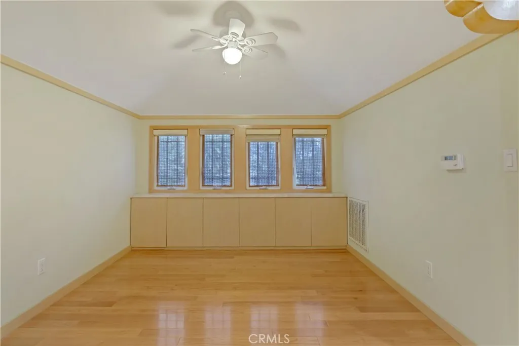 434 S Irving Boulevard, Los Angeles, California 90020 home-pic-40