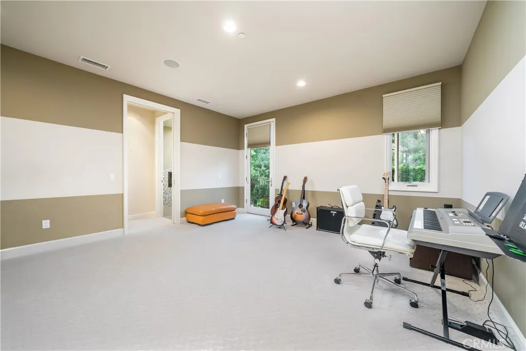 1051 Oak Canyon Lane, Glendora, California 91741 home-pic-35