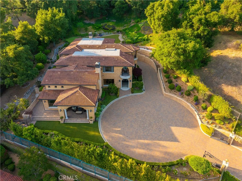 1051 Oak Canyon Lane, Glendora, California 91741 home-pic-64