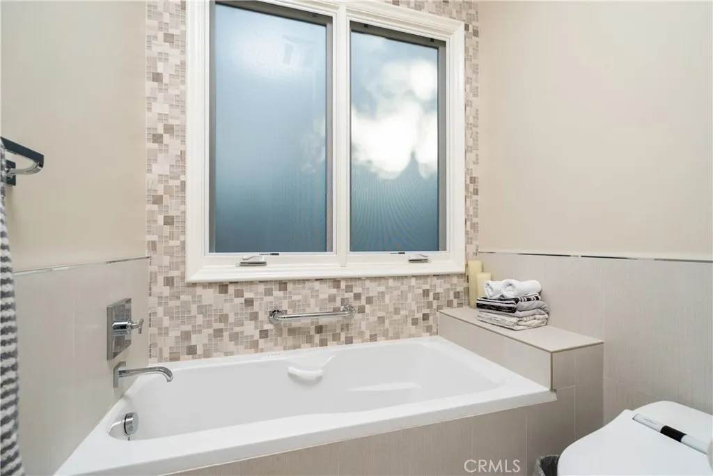 1051 Oak Canyon Lane, Glendora, California 91741 home-pic-24