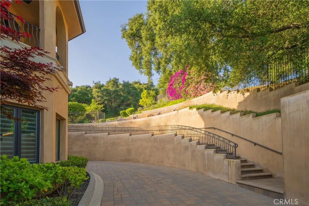 1051 Oak Canyon Lane, Glendora, California 91741 home-pic-56