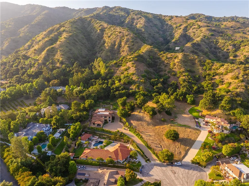 1051 Oak Canyon Lane, Glendora, California 91741 home-pic-67
