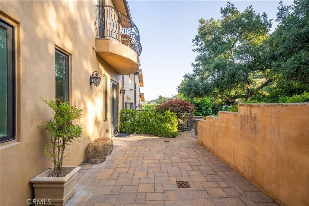 1051 Oak Canyon Lane, Glendora, California 91741 home-pic-52