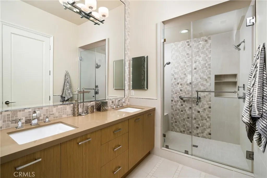 1051 Oak Canyon Lane, Glendora, California 91741 home-pic-23