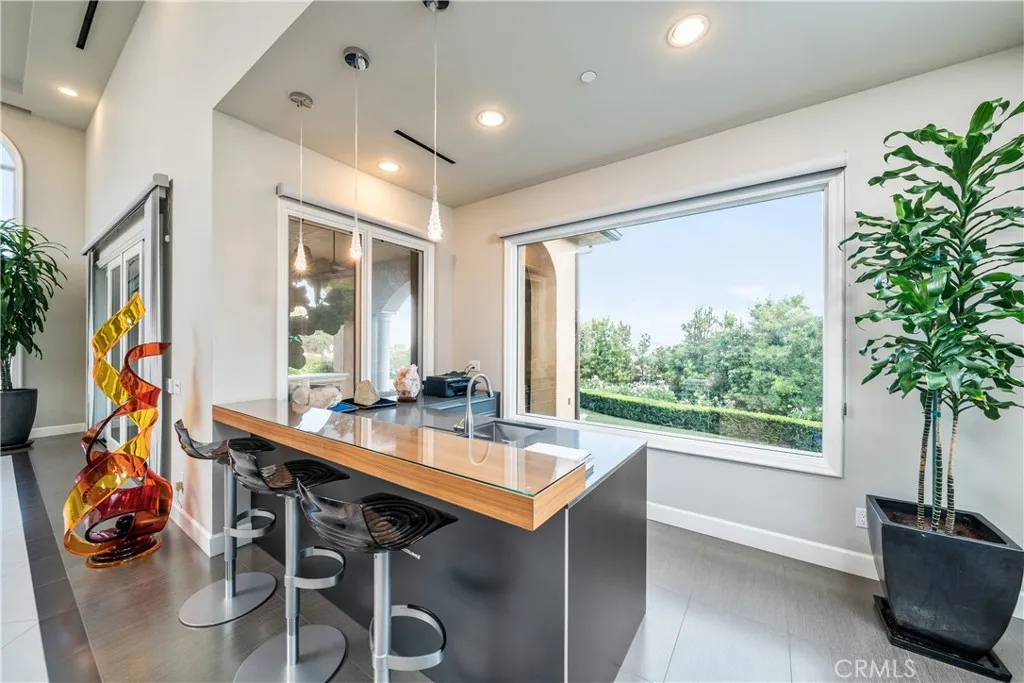 1051 Oak Canyon Lane, Glendora, California 91741 home-pic-11