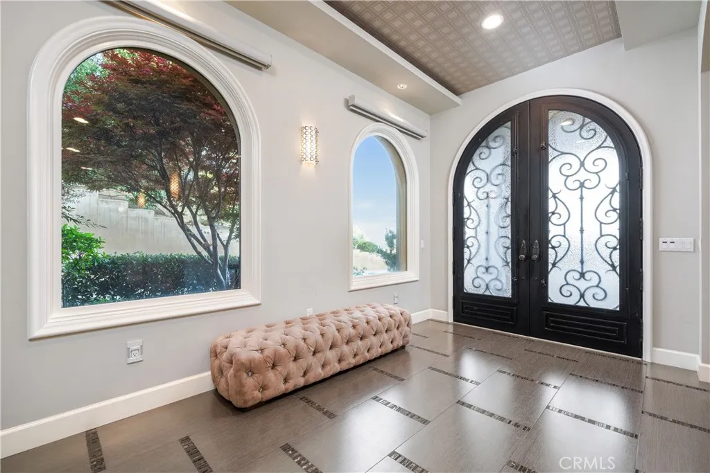 1051 Oak Canyon Lane, Glendora, California 91741 home-pic-6