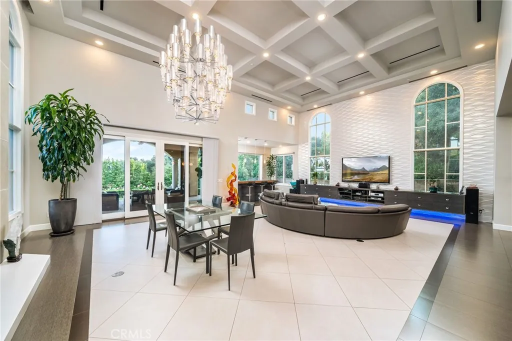 1051 Oak Canyon Lane, Glendora, California 91741 home-pic-12