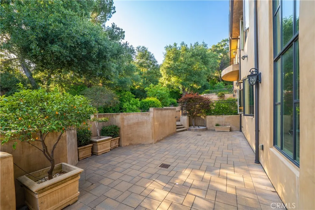 1051 Oak Canyon Lane, Glendora, California 91741 home-pic-54