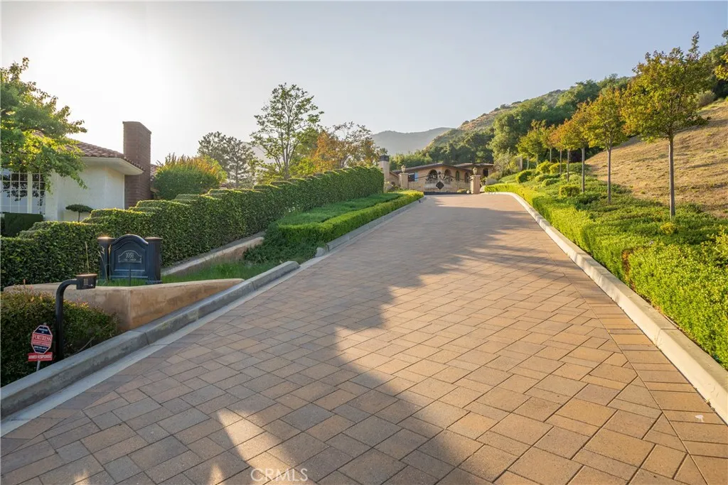 1051 Oak Canyon Lane, Glendora, California 91741 home-pic-60